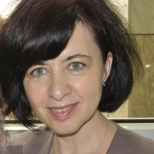 Portrait of Prof. dr. Monica Roman